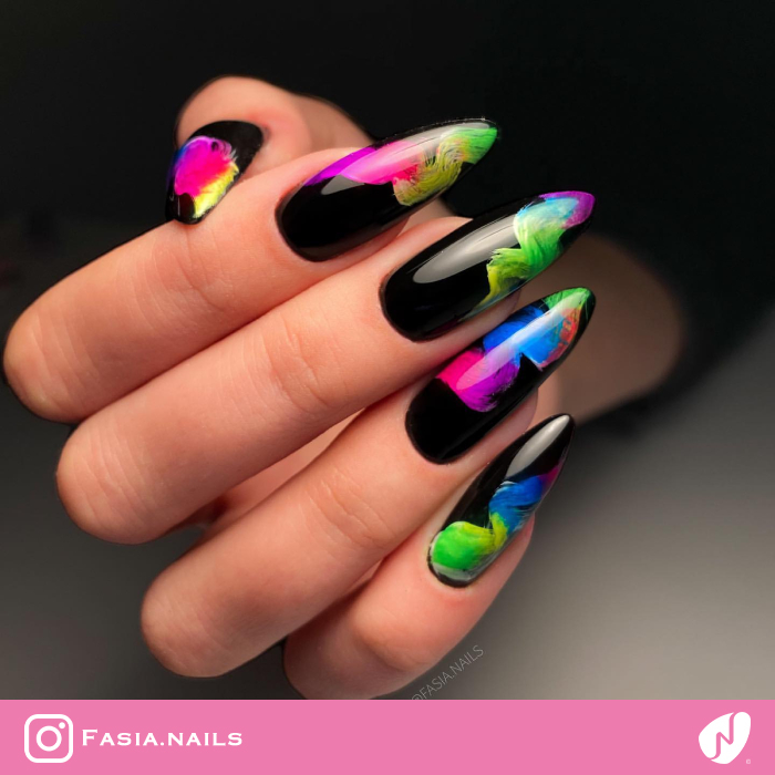 Watercolor-effect Black Nails